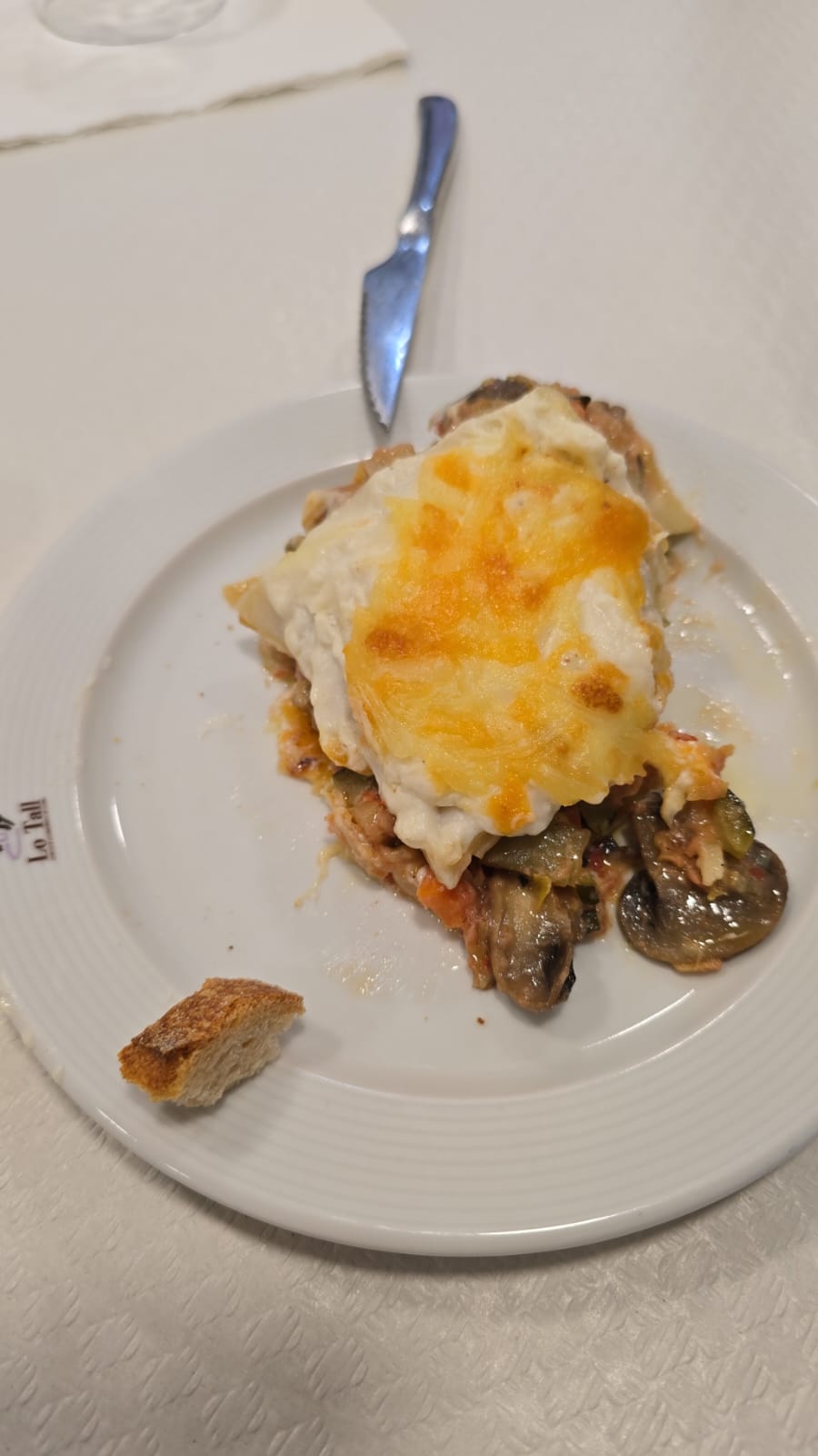 Lassanya gratinada de bolets i verdures