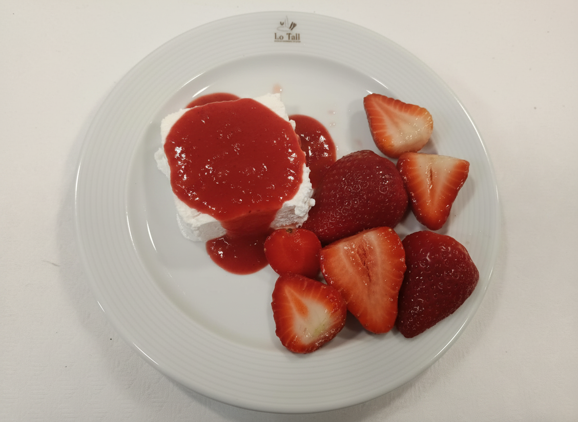 Maduixes amb gelat de nata