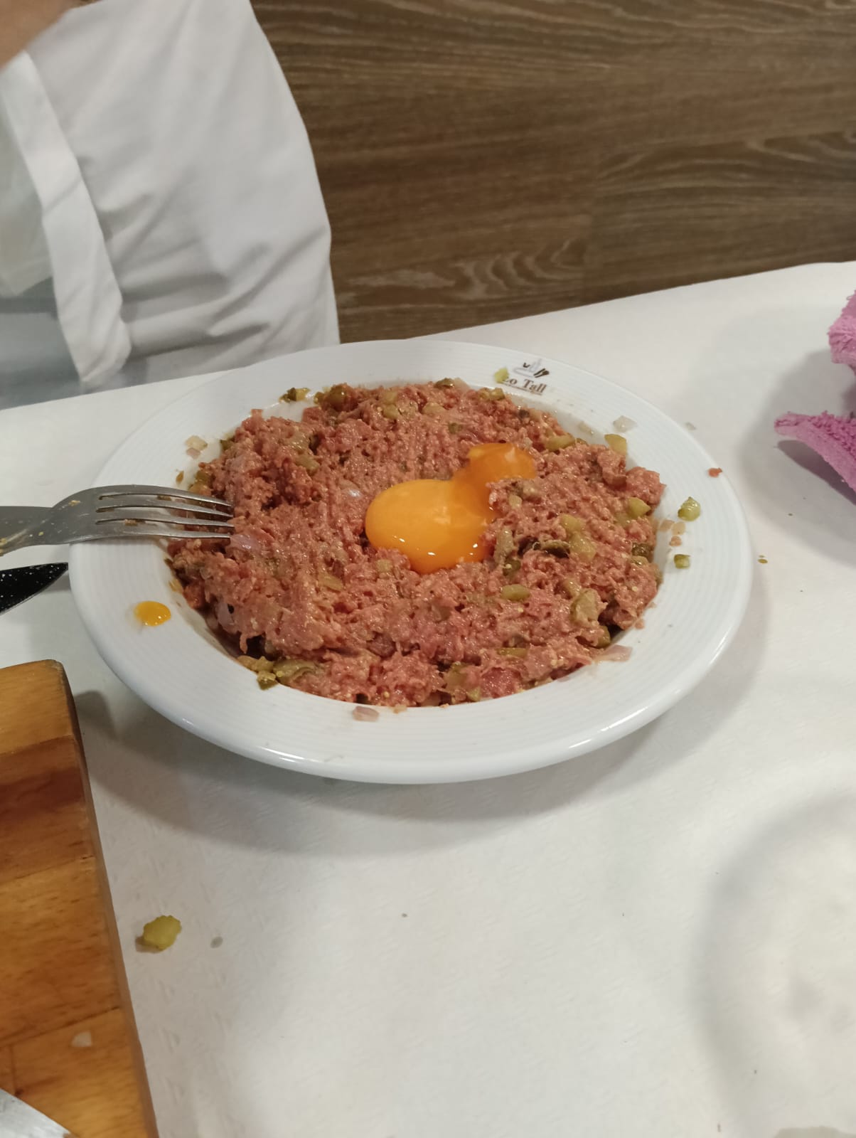 Steak tartar emplatat