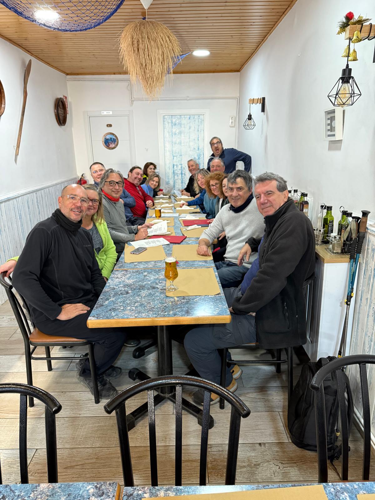 Taula llarga per esmorzar