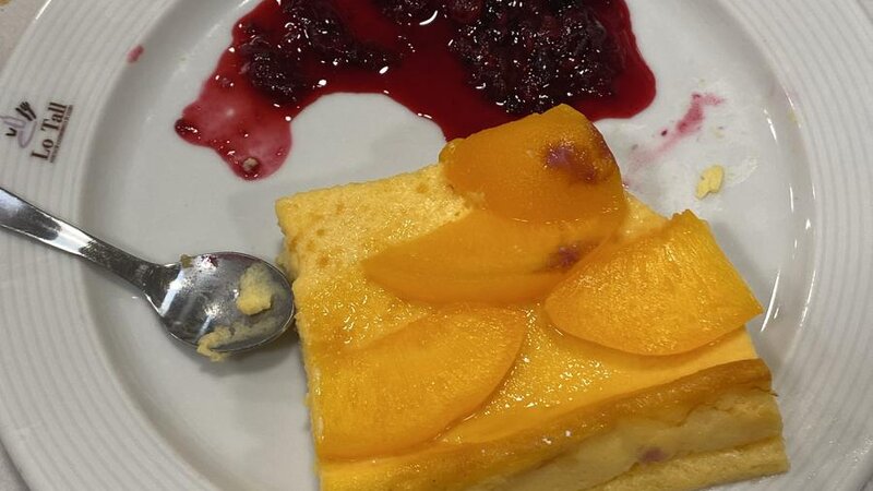 Pastís cremós amb préssec