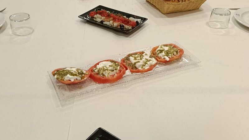 Tomàquet amb burrata i pesto
